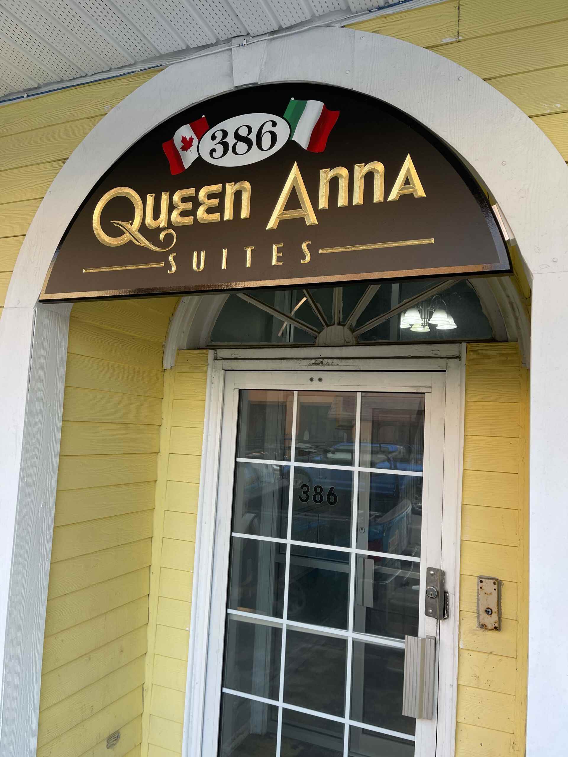 Queen Anna Suites